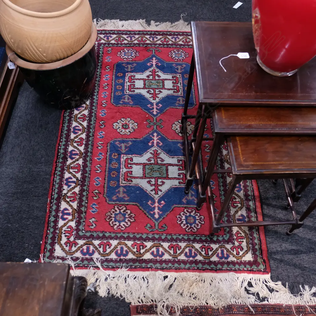 SMALL H/KNOTTED RUG 1400 X 800 MM Image 1++