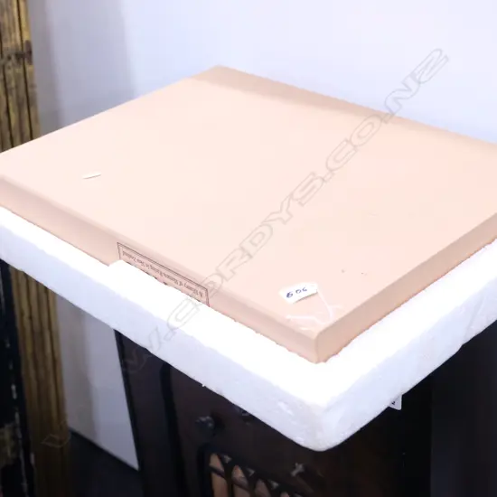 1 VOL SALUTE TO TROTTING