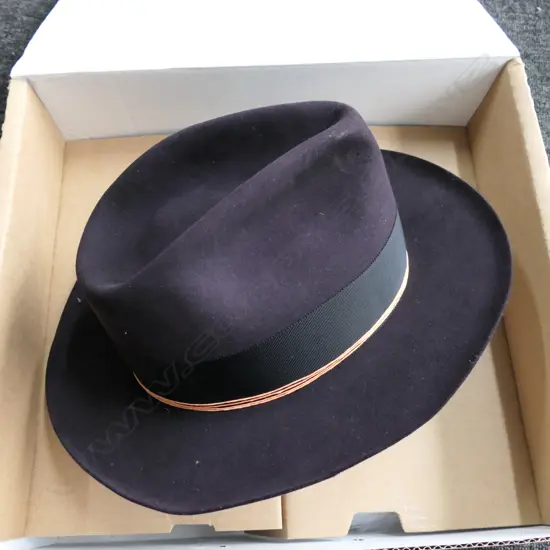 BESPOKE NICK FOUQUET GENT'S HAT IN BOX