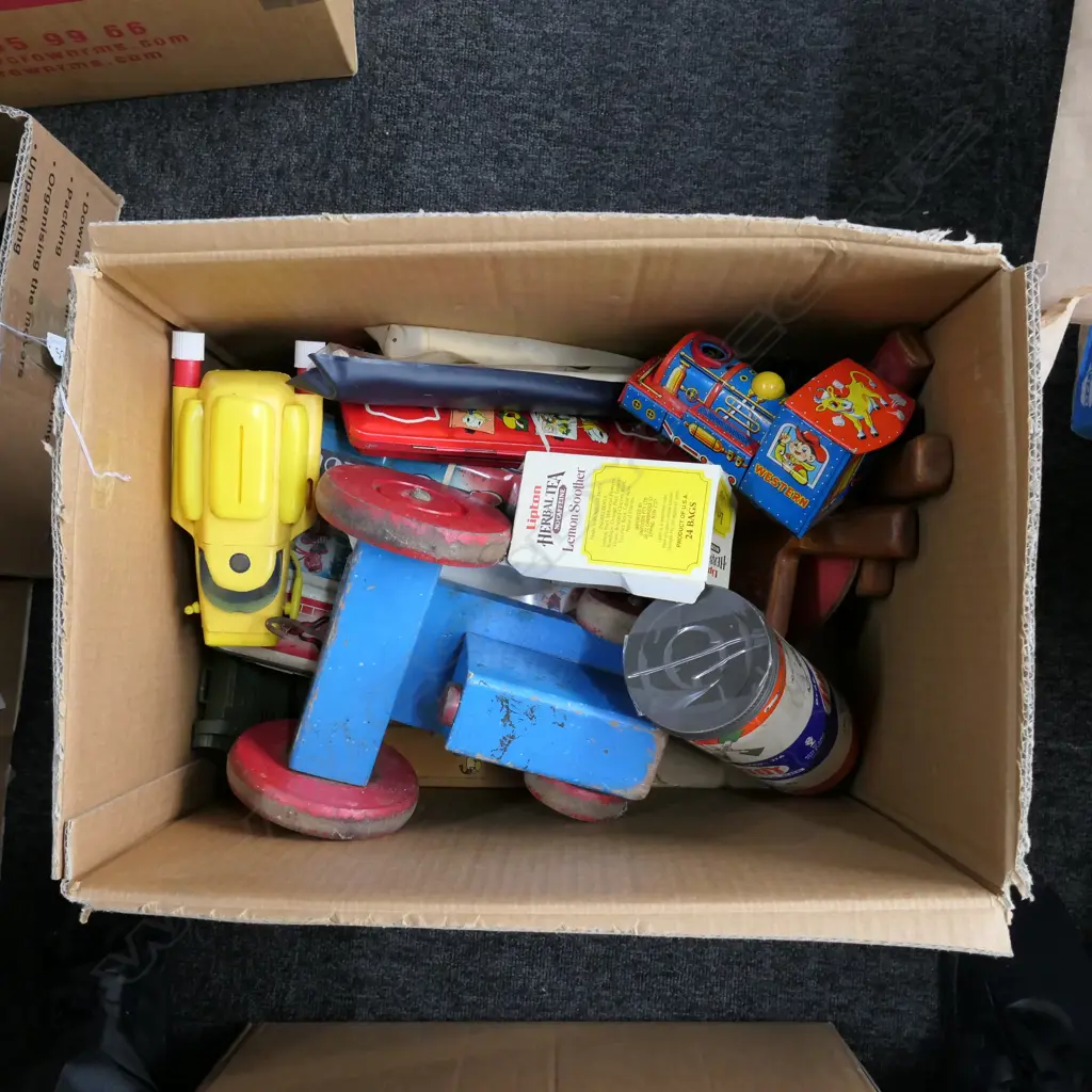 LOT ASST VINTAGE CHILDRENS TOYS Image 1++