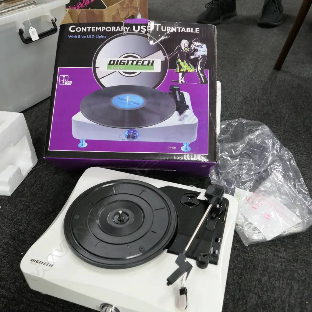 DIGITECH TURNTABLE PLAYER GE4056 Image 1++