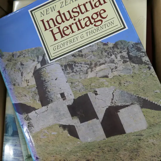 BOX ASST NZ ARCHITECTURE BOOKS