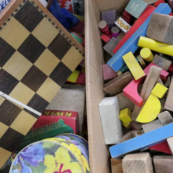 LG BOX VINTAGE TOYS ETC