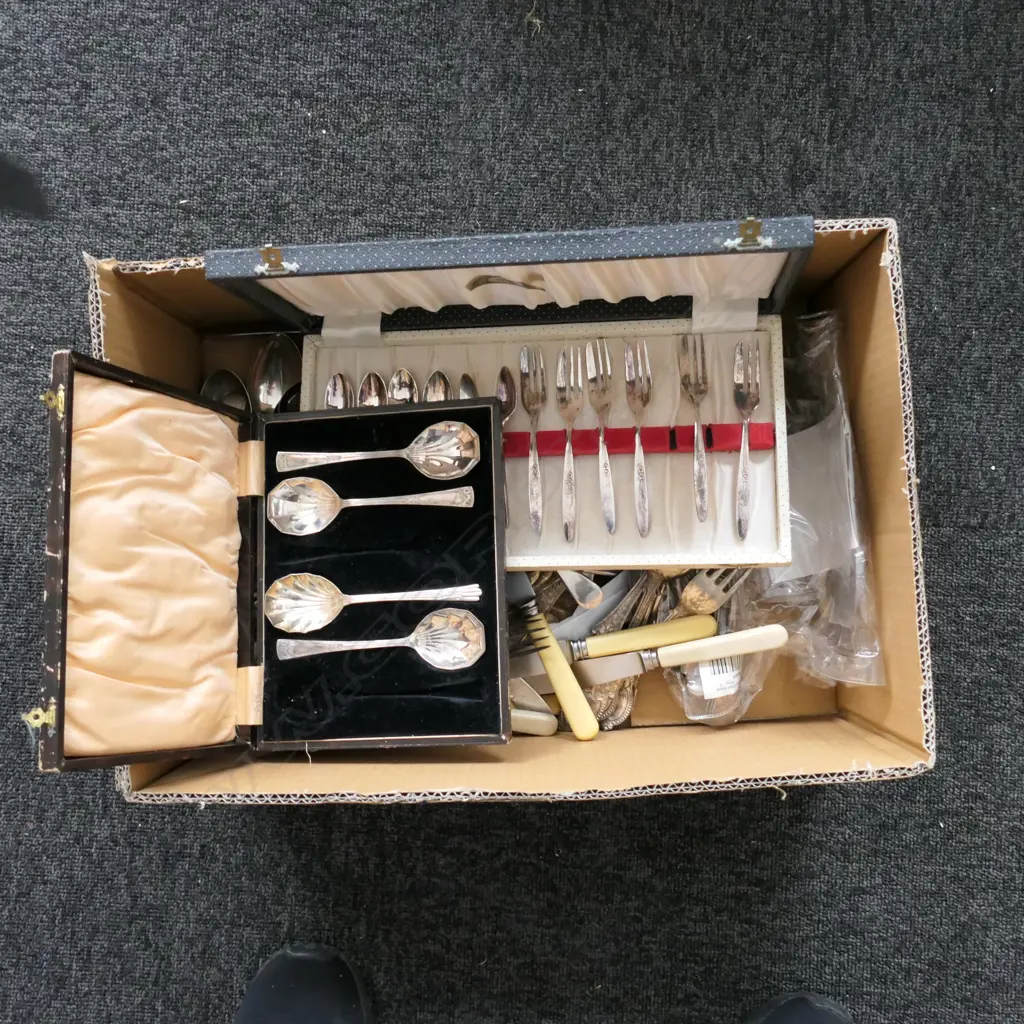 LG LOT EP CUTLERY ETC Image 1++