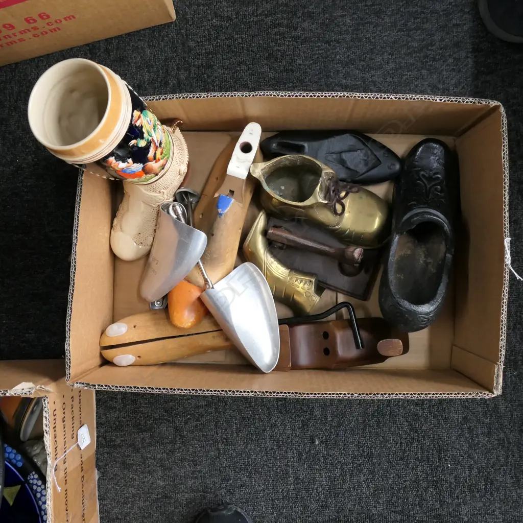 LOT ASST SHOES & SHOE LASTS ETC Image 1++