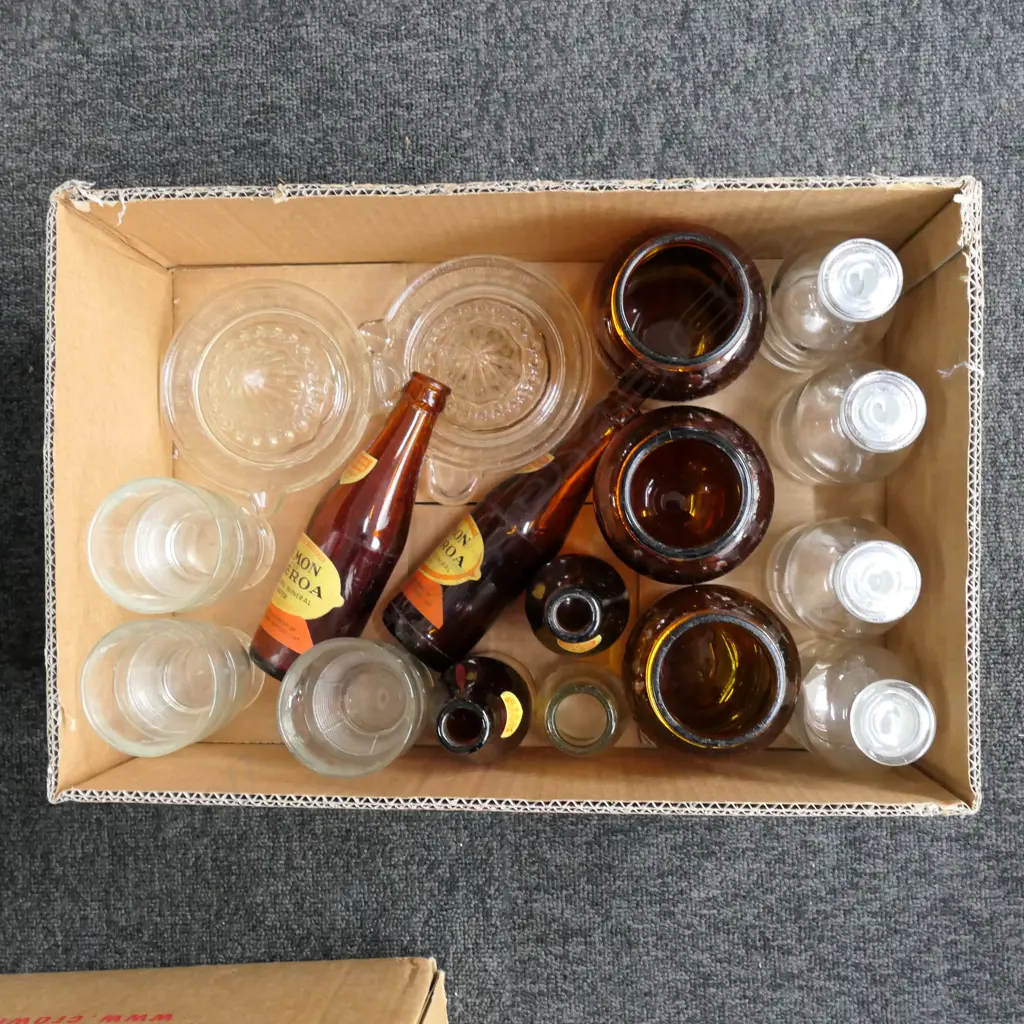 BOX ASST GLASSWARE L&P BOTTLES ETC Image 1++