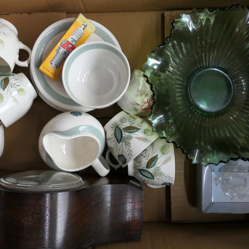 LOT CLOCK, WOODWARE, BOWLS ETC Image 1++