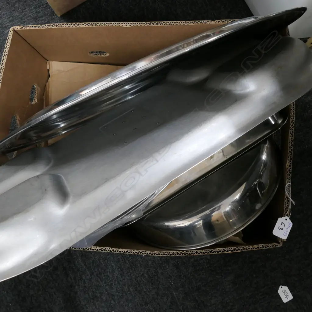 LOT ASST STAINLESS STEEL TRAYS ETC Image 1++