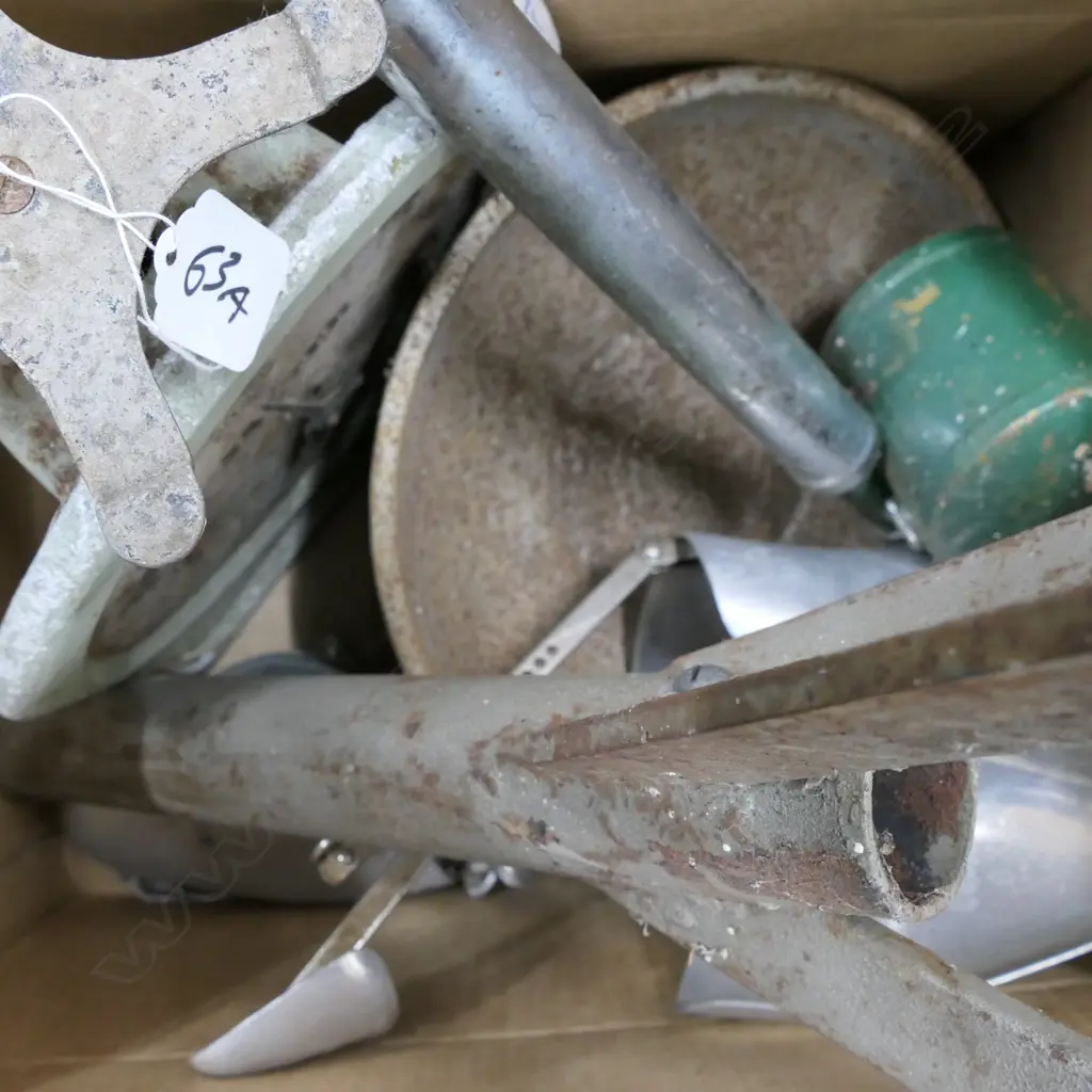 KITCHEN SCALES, SHOE LASTS ETC Image 1++