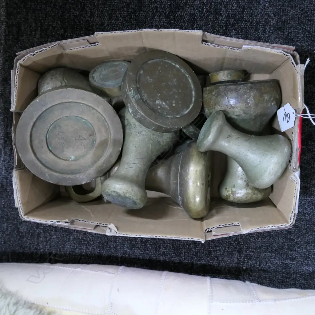 LOT ASST WEIGHTS INCLUDING BELL WEIGHTS Image 1++