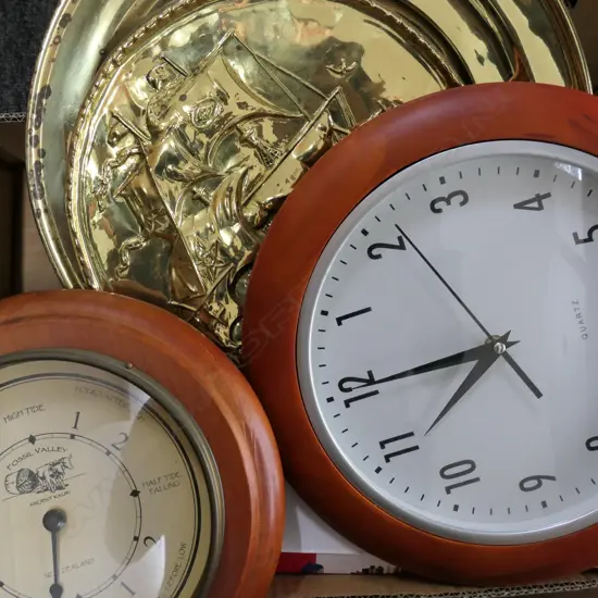 BOX ASST INCL. TIDE CLOCK / DOMINOS ETC