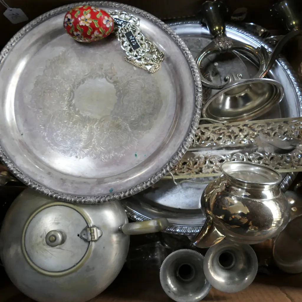 BOX OF EP WARE, ETC. Image 1++