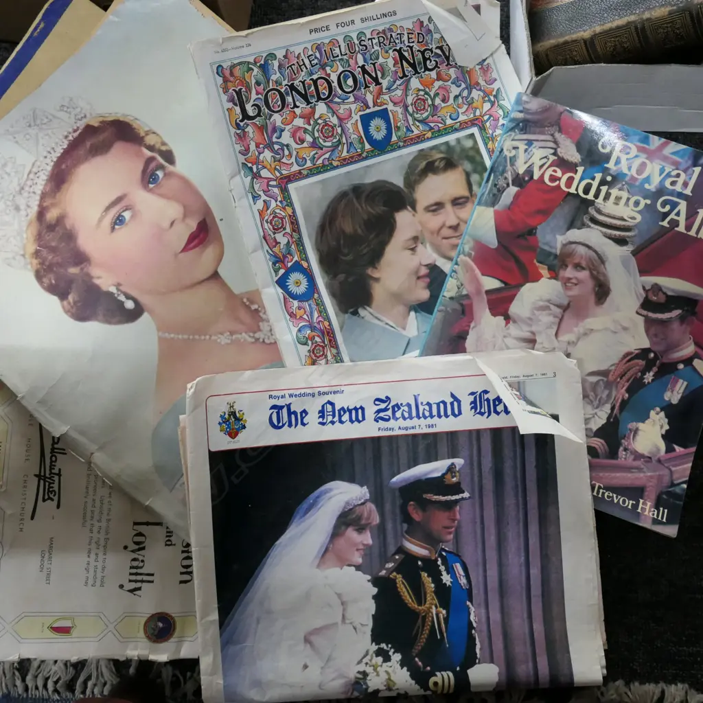 Assorted British Royal souvenir catalogue   Image 1++