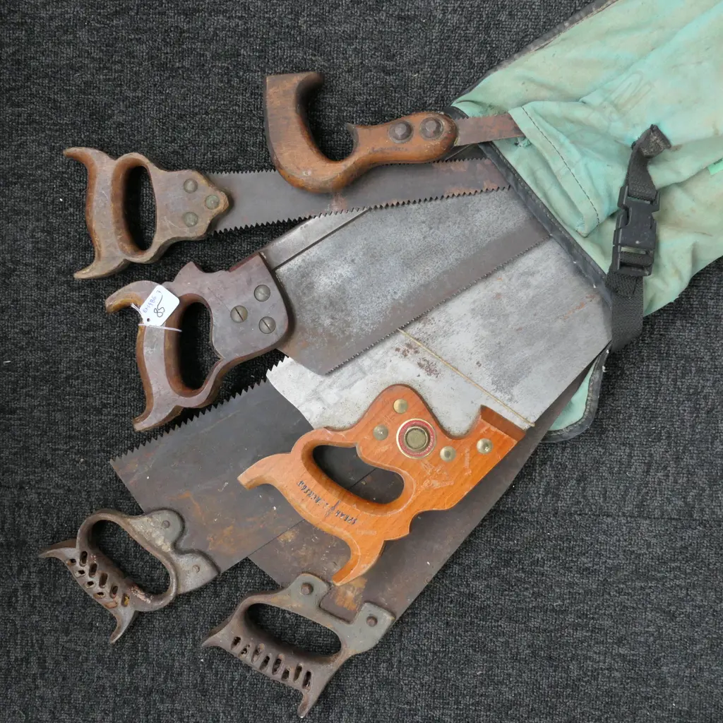 8 VINTAGE CARPENTER SAWS  + BAG Image 1++