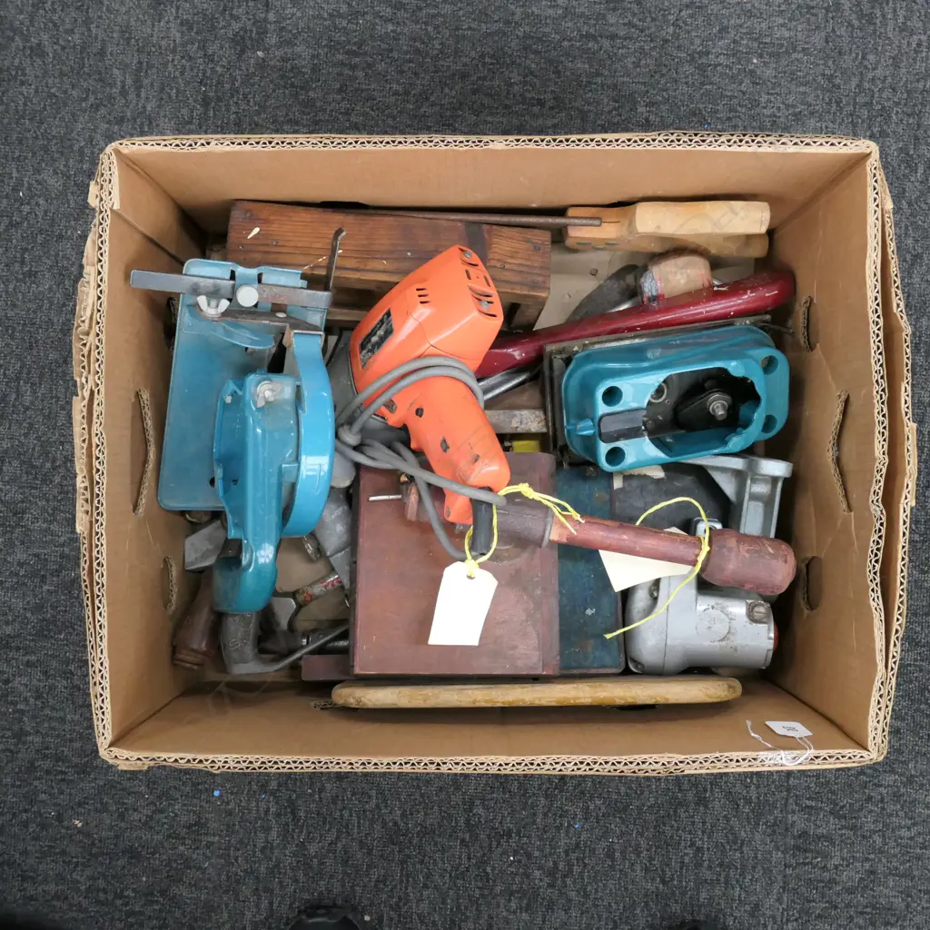 BOX ASST VINTAGE TOOLS Image 1++