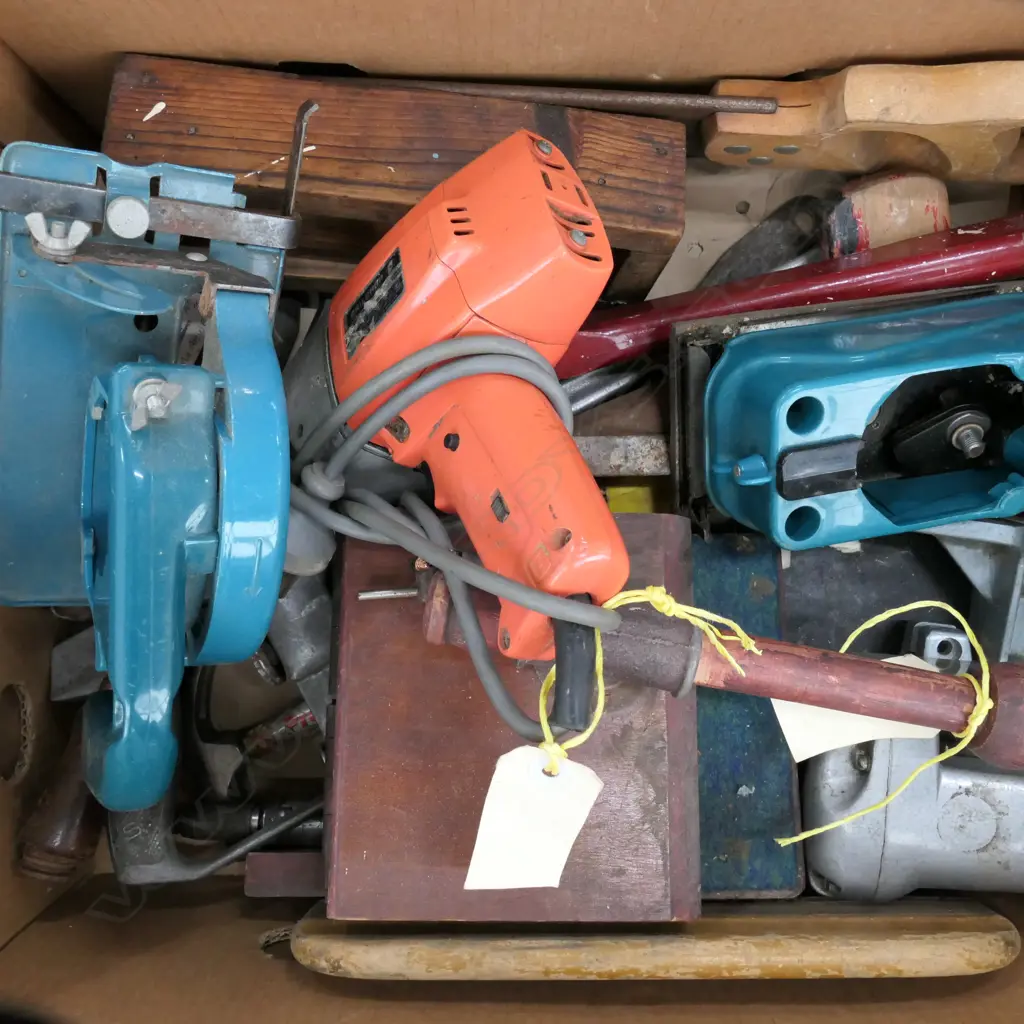 BOX ASST VINTAGE TOOLS Image 1++