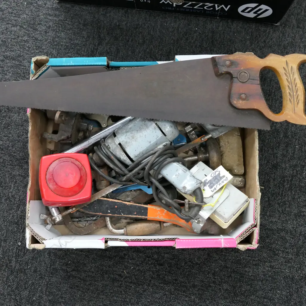 BOX ASST VINTAGE TOOLS Image 1++