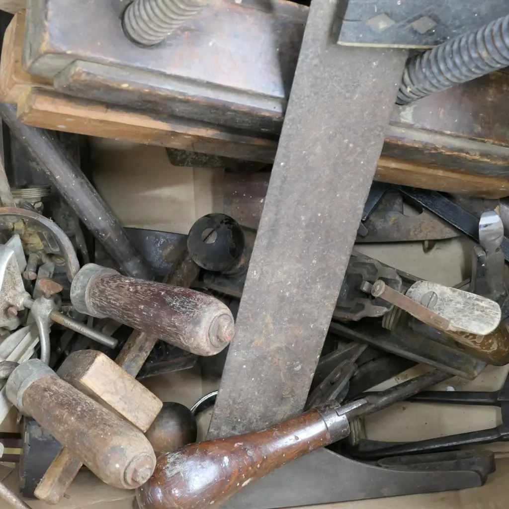LOT ASST WOODEN CLAMPS/SET SQUARE/SCRIBE ETC Image 1++