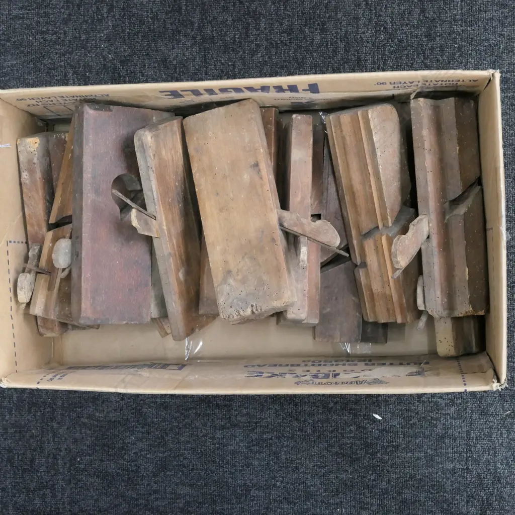 LARGE LOT OF ASST WOODEN MOULDING PLANES Image 1++