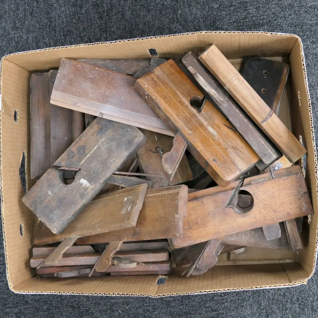 LARGE LOT OF ASST WOODEN MOULDING PLANES Image 1++