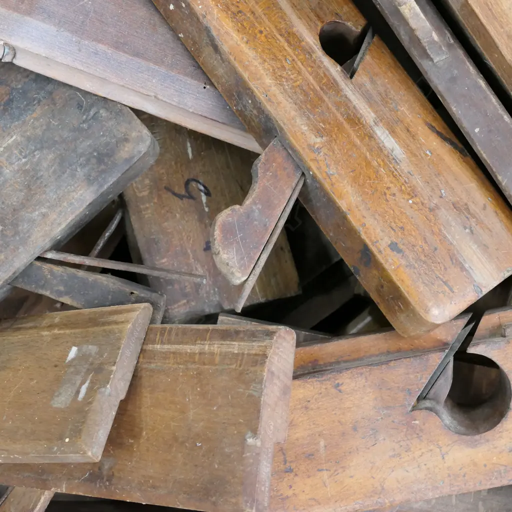LARGE LOT OF ASST WOODEN MOULDING PLANES Image 1++