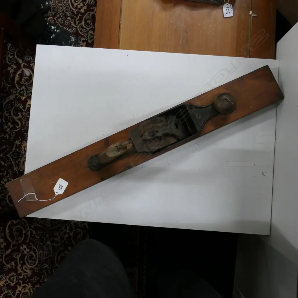 LARGE CAST IRON + WOODEN BAILEY PLANE Image 1++