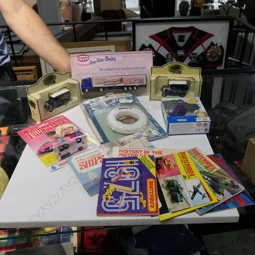 LOT ASST DIECAST CARS, MATCHBOX ETC Image 1++