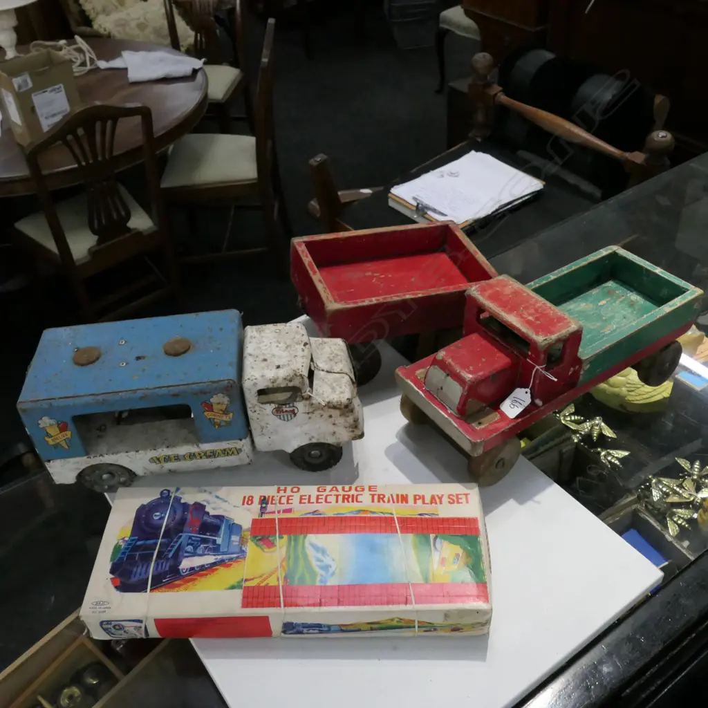 TRI-ANG WOODEN TRUCK & TRAILER & TRAINSET Image 1++