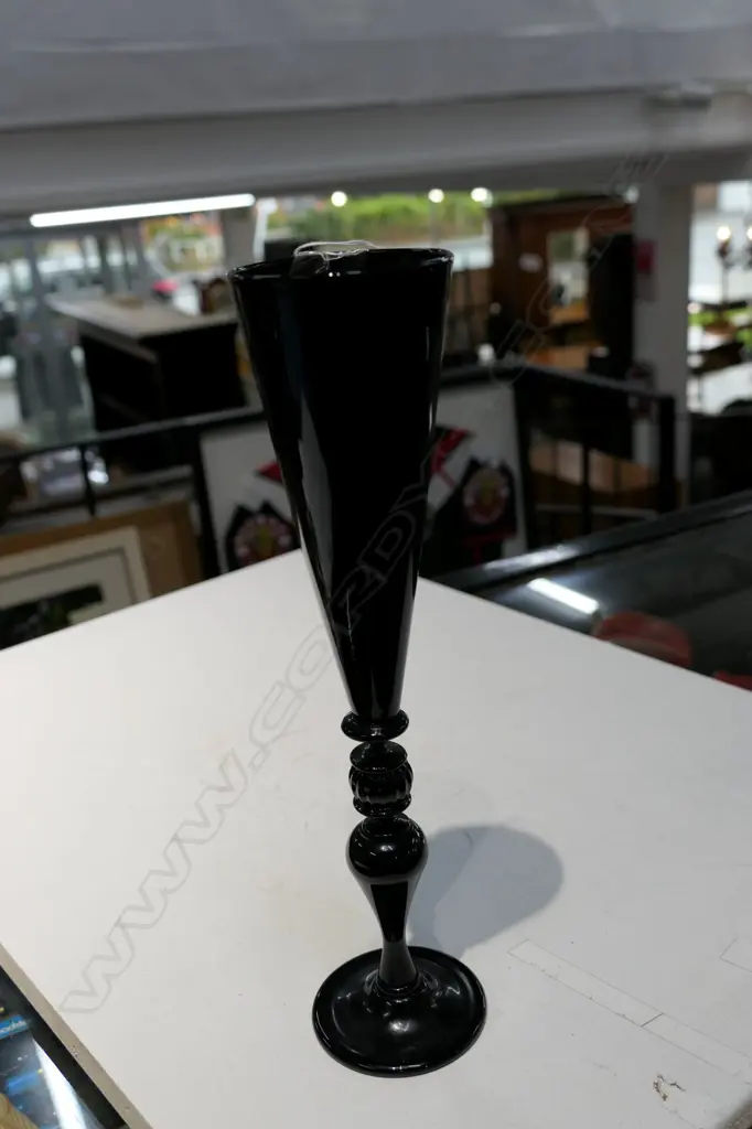 TALL HAND BLOWN CHAMPAGNE FLUTE SIGNED H 2801 MM Image 1++