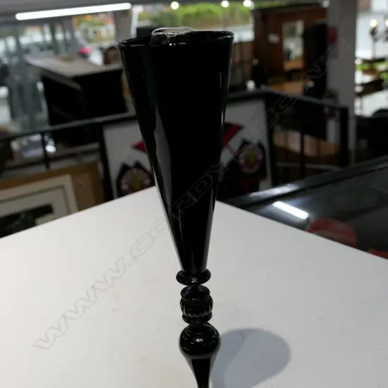 TALL HAND BLOWN CHAMPAGNE FLUTE SIGNED H 2801 MM