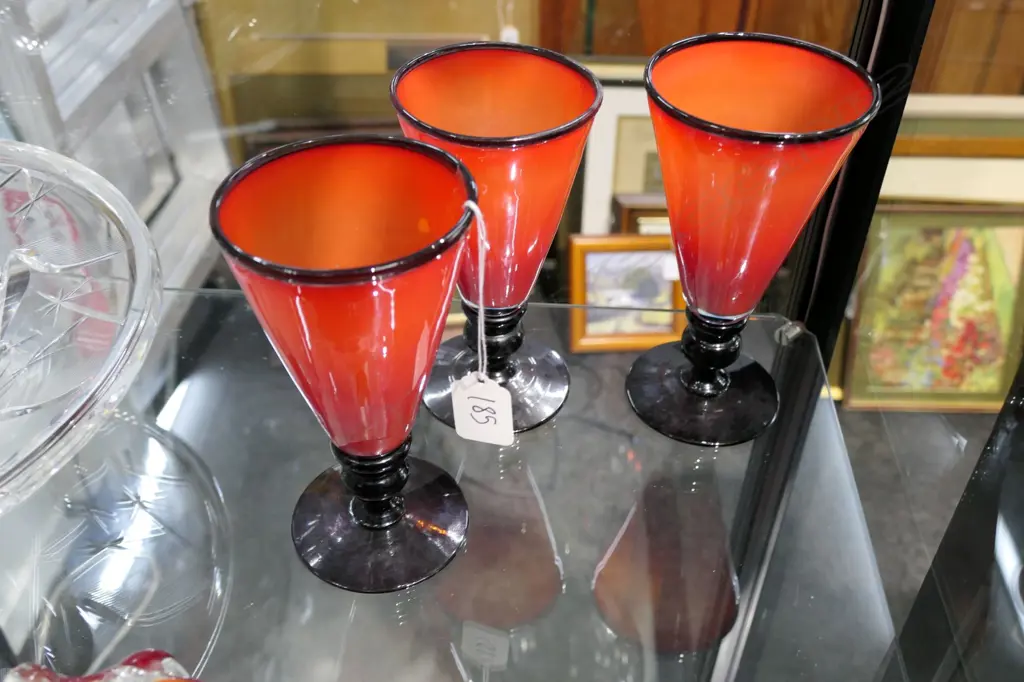 3 HOGLUND GLASS GOBLETS SIGNED H 170 Image 1++