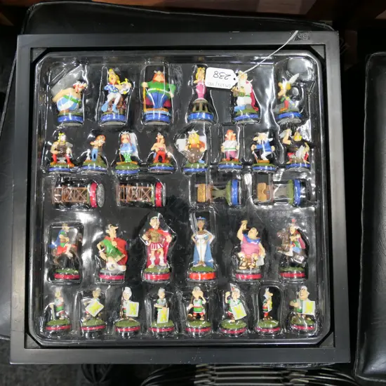 ASTRIX CHESS SET