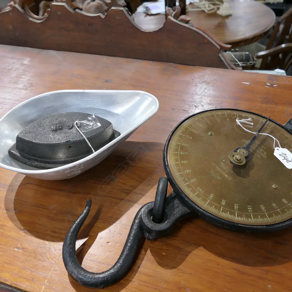 VINTAGE CAST IRON HANGING SCALES + IRON Image 1++