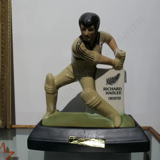 JIM BEAM RICHARD HADLEE DECANTER