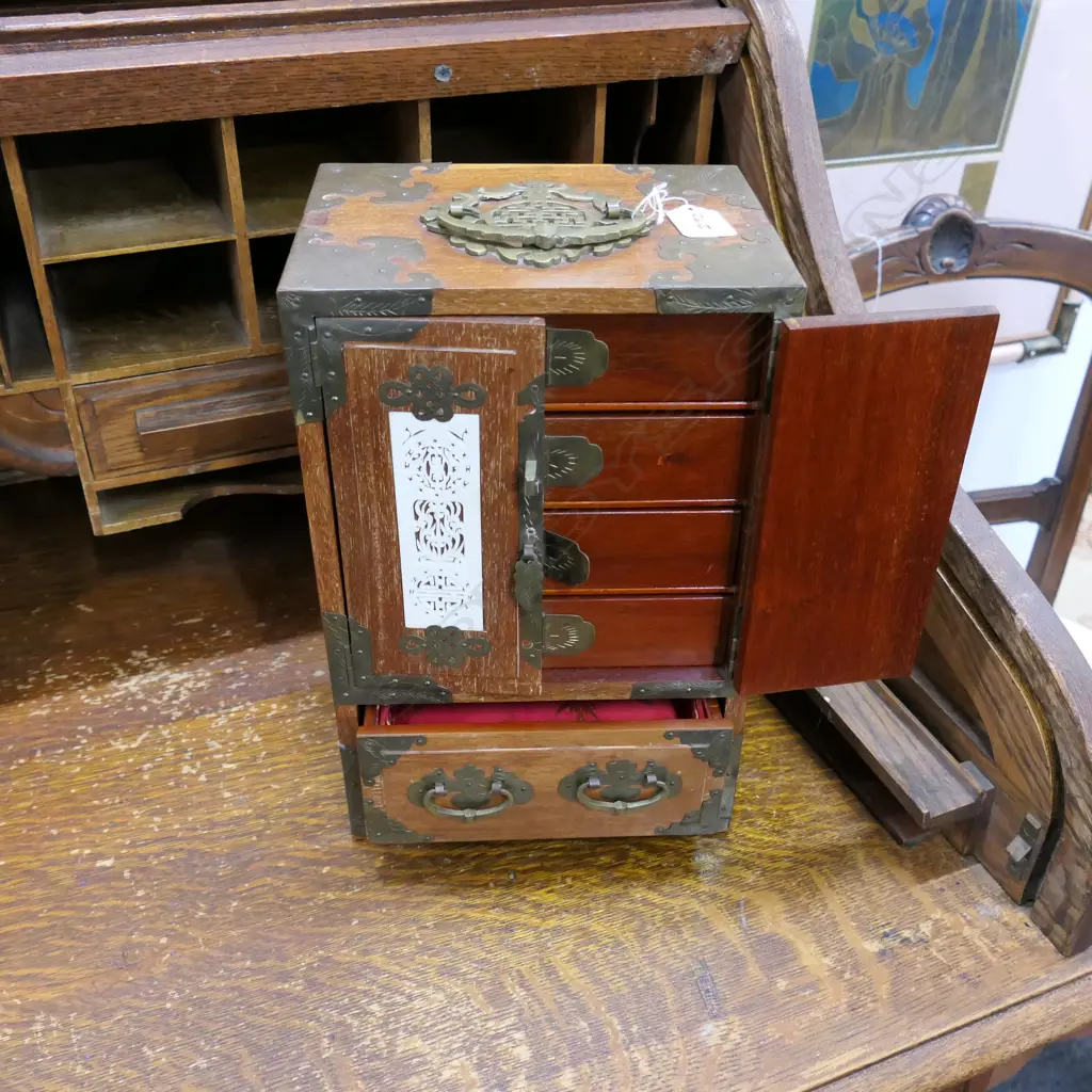 ORIENTAL JEWELLERY BOX, H. 310MM Image 1++