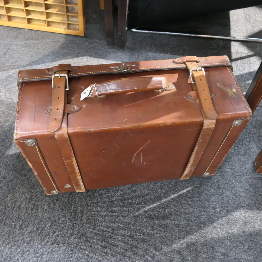 VINTAGE LEATHER TRUNK W/ NZR STICKERS Image 1++