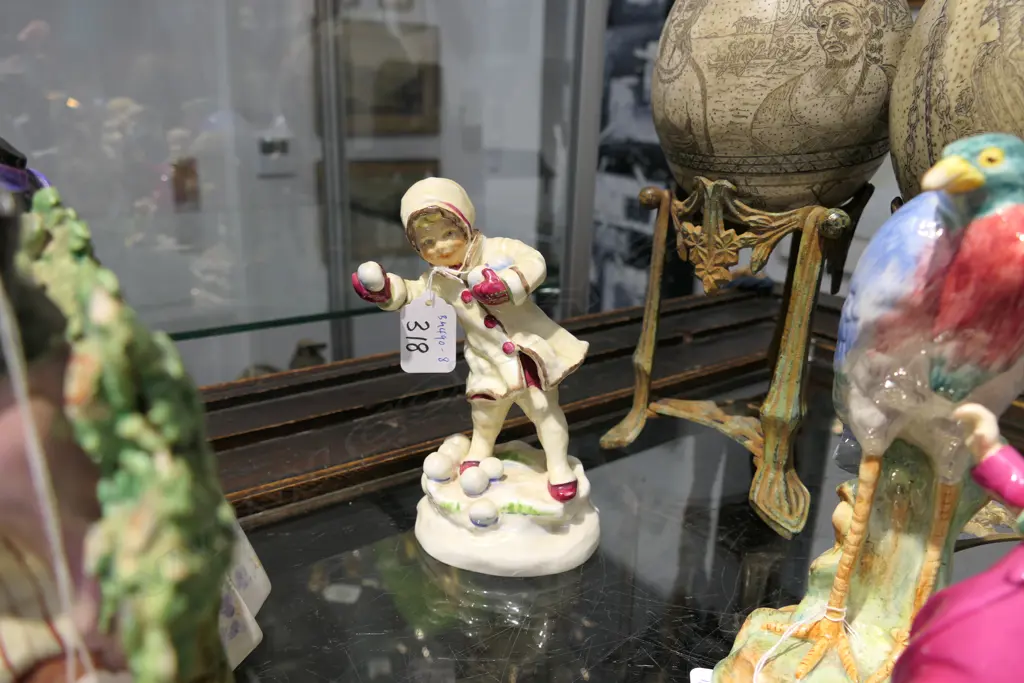 ROYAL WORCESTER FIGURE DECEMDER RW3458 6½" MODELLER FREDA DOUGHTY 1950-1985 Image 1++