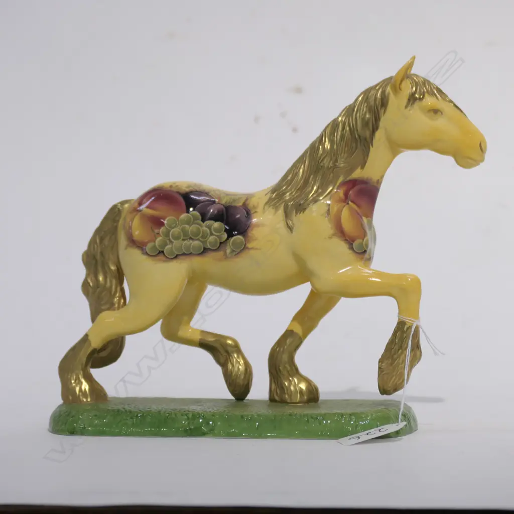 AYNSLEY--ORCHARD GOLD HORSE 200MM Image 1++