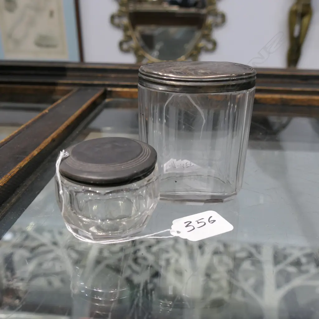 2 S/S TOPPED BOTTLES Image 1++