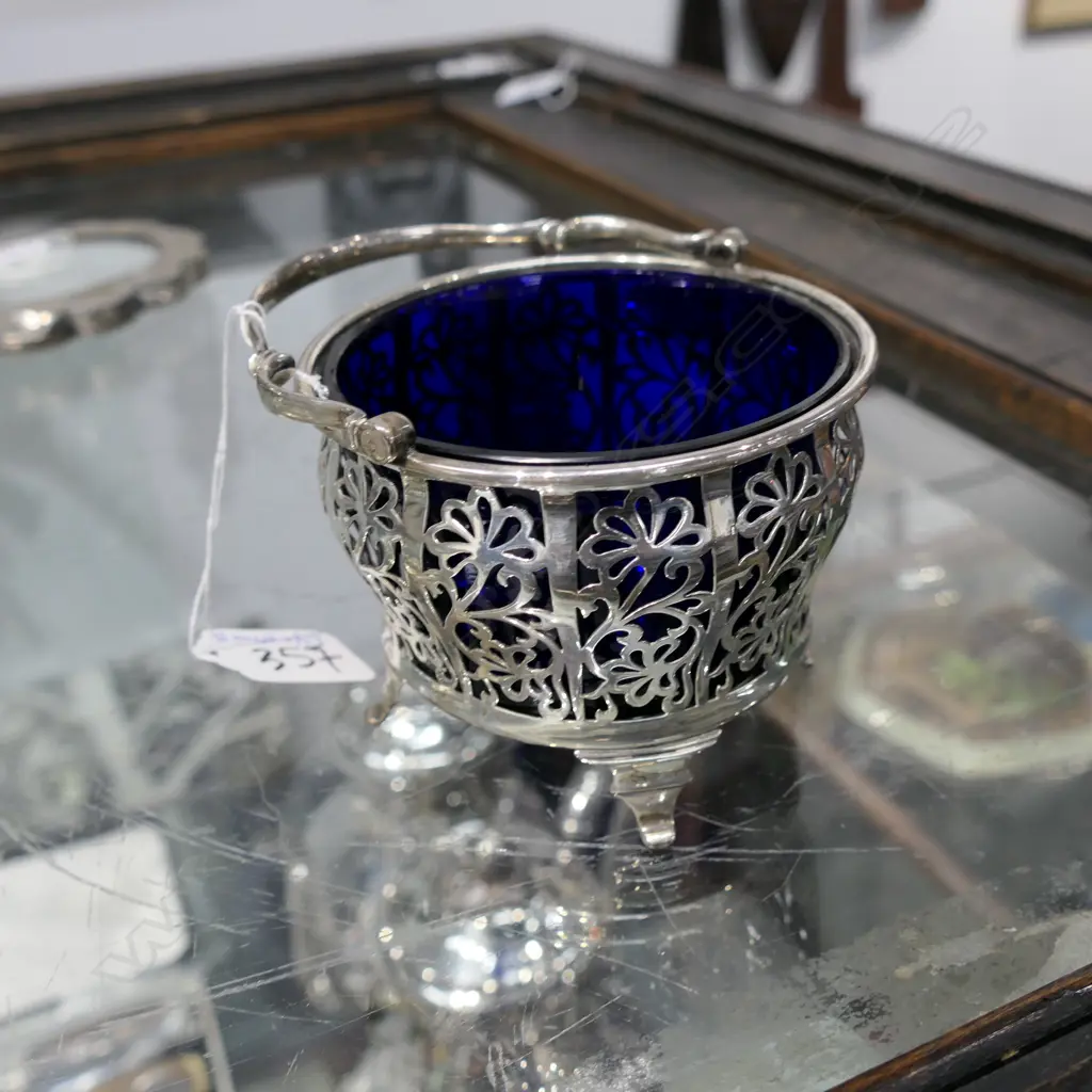 S/SILVER PIERCED BASKET WITH GLASS LINER, H. 150MM 117gms Image 1++