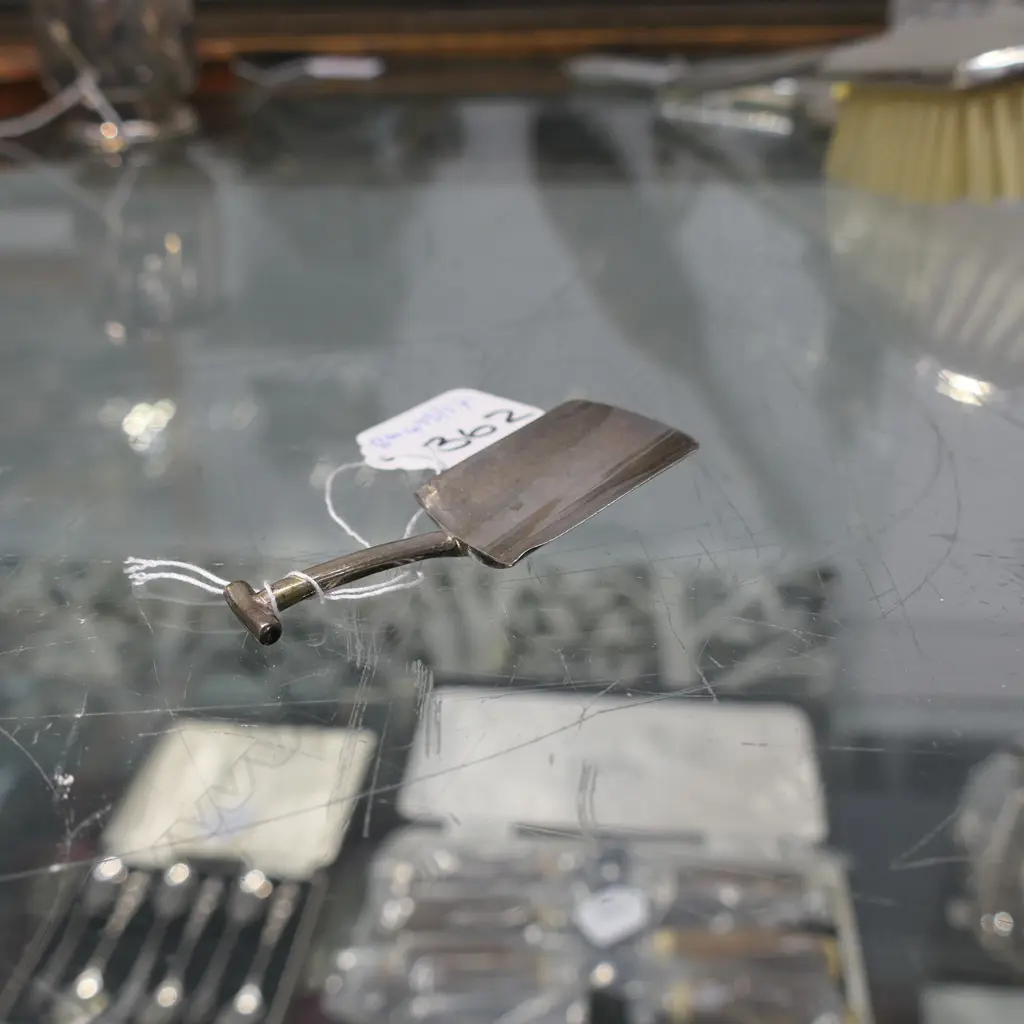 S/SILVER SHOVEL FORM CADDY SPOON Image 1++