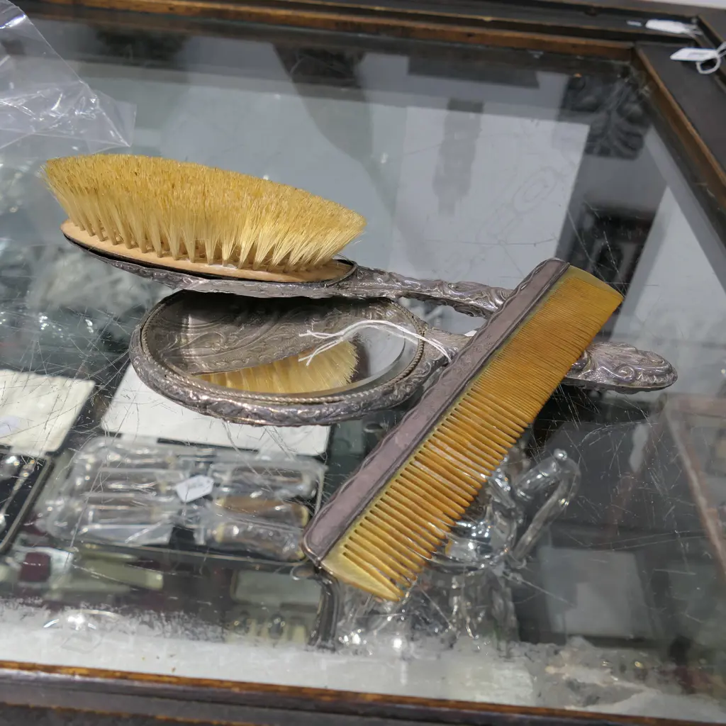 S/S BACKED HAIR BRUSH MIRROR + COMB Image 1++