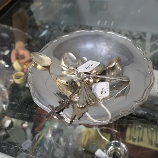 ASST S/SILVER TEASPOONS + CHILIEN STAMPED 900 DISH, DIA. 180MM 236gms