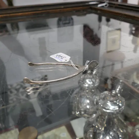 PR SILVER 'WISHBONE' SUGAR TONGS LONDON 1909