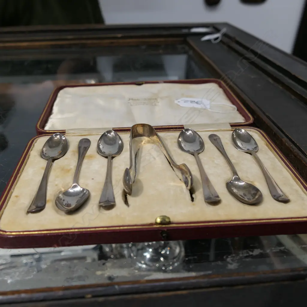CASED S/SILVER TEASPOONS & TONG 85gms Image 1++
