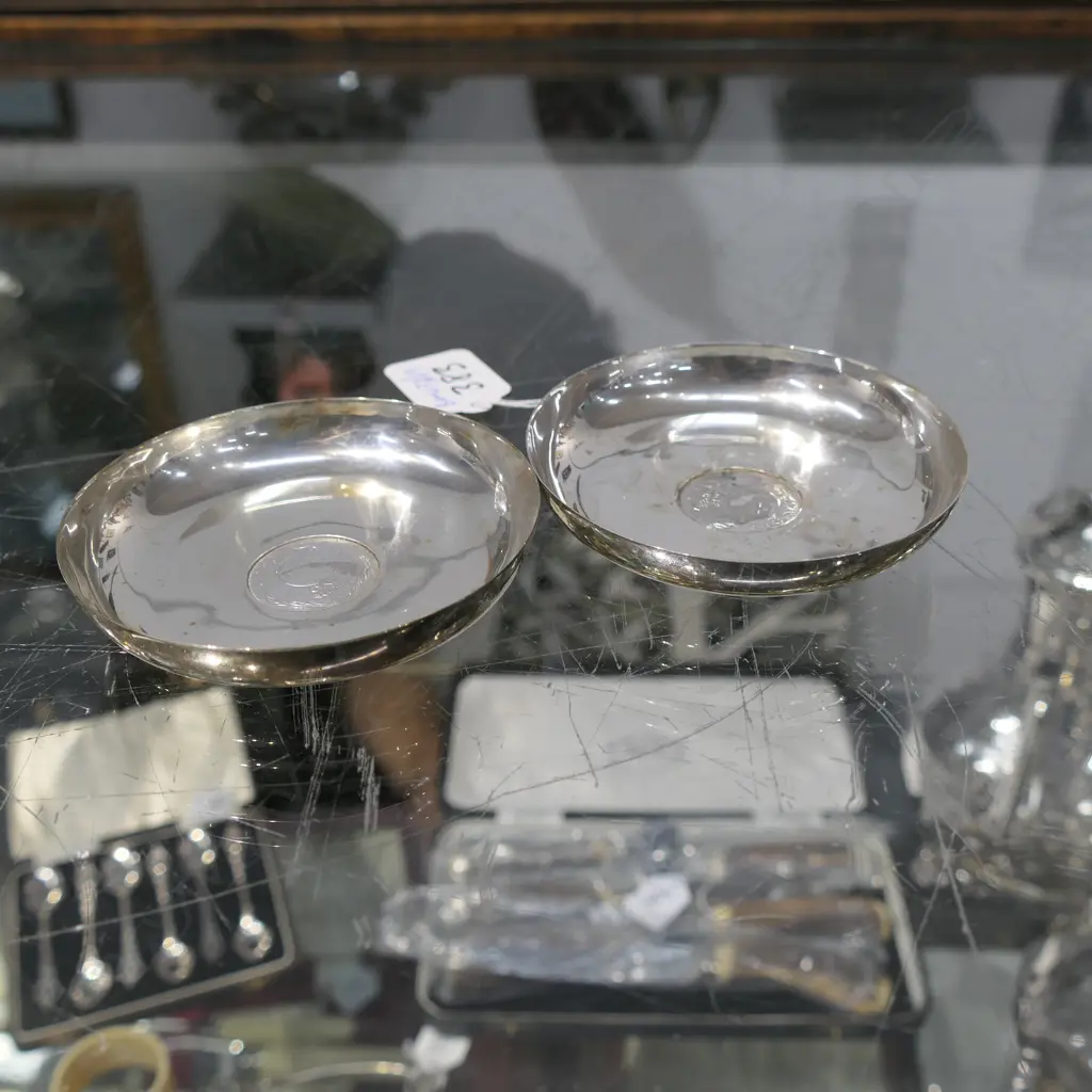 2 S/SILVER COIN INLAID DISHES, DIA. 90MM 118gms Image 1++