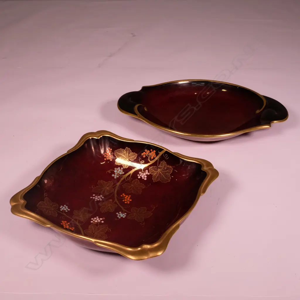 2 CARLTON WARE ROUGE ROYAL PLATES L 290 MM. Image 1++