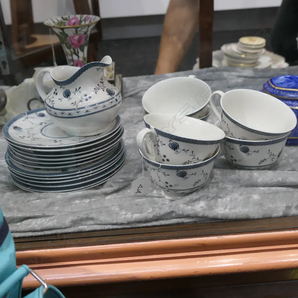 ROYAL DOULTON CAMBRIDGE TRIOS & JUG Image 1++