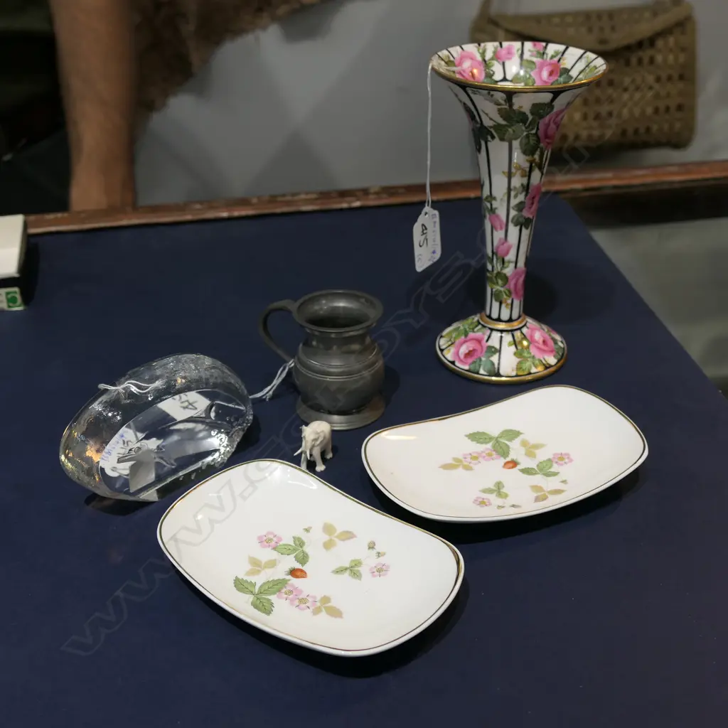 LOT AYNSLEY VASE/PEWTER/W OOD ETC Image 1++