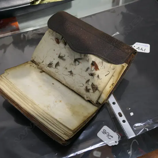 VINTAGE FLY WALLET WITH FLYS